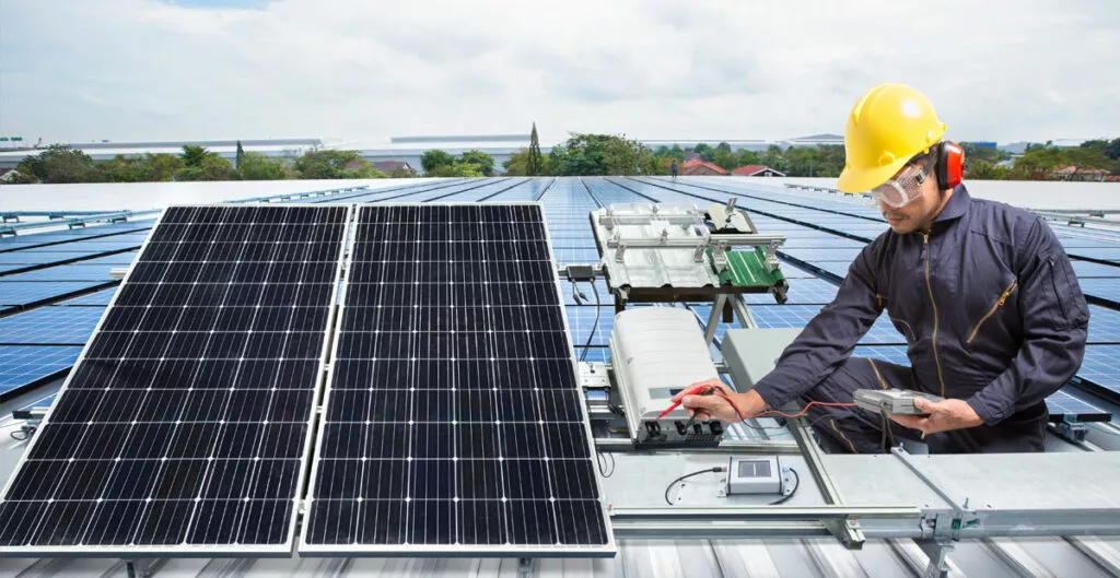 ¿Cómo comprobar el funcionamiento de una placa solar?