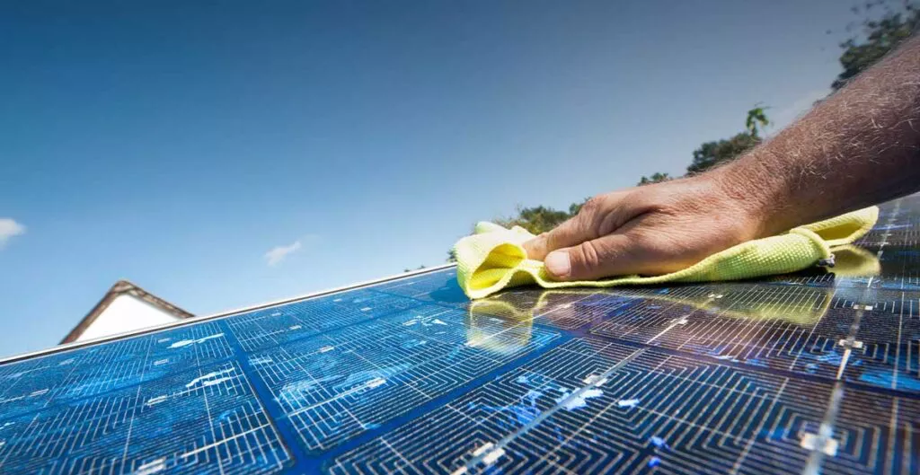 Mantenimiento de las placas solares