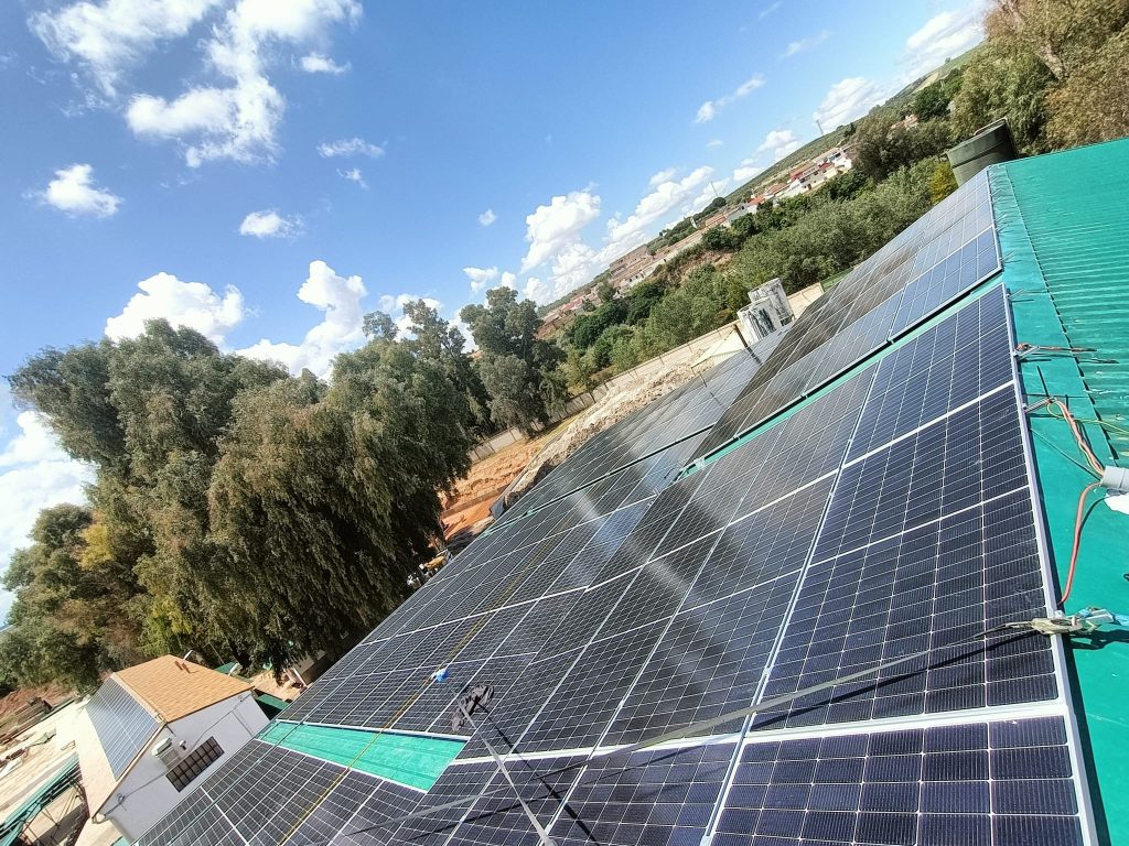 Instalación fotovoltaica de autoconsumo empresa riosa