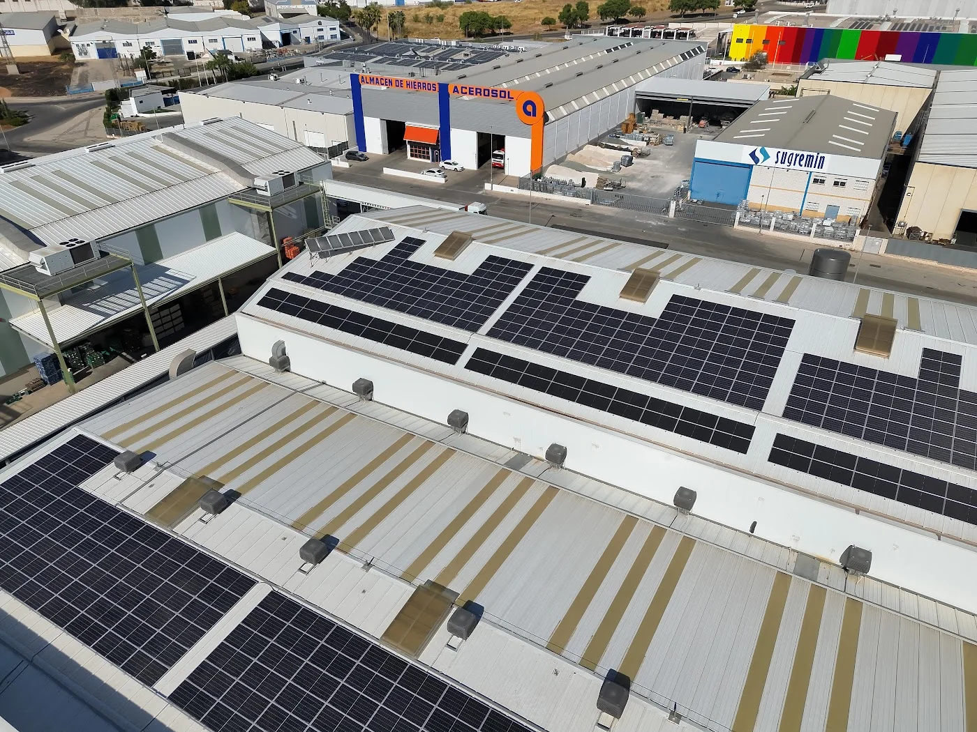 Distribución de paneles solares sobre las naves industriales de Gestamp
